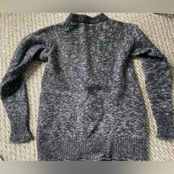 Aritzia cozy dark heather grey sweater - Picture 5 of 5